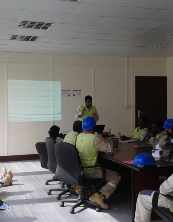Flagman Safety Training- Construction Company_03