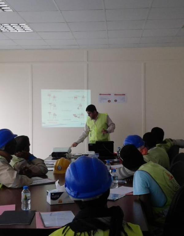 Flagman Safety Training- Construction Company_09