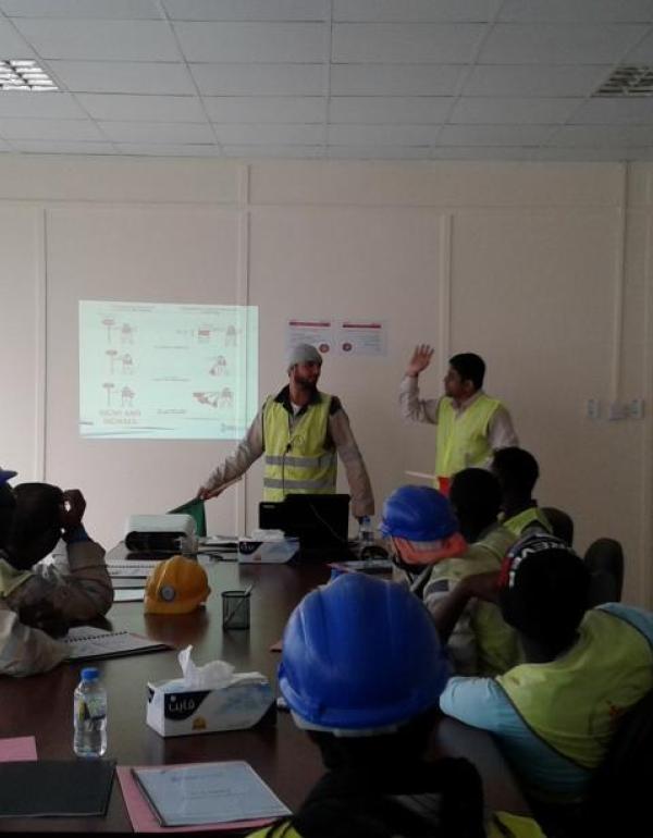 Flagman Safety Training- Construction Company_12